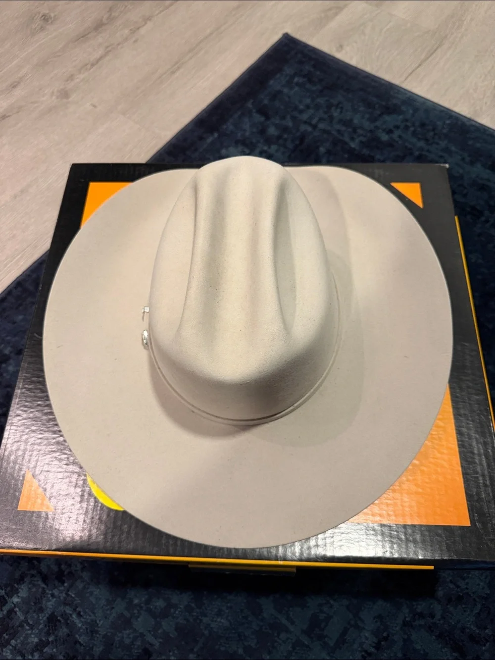 Serratelli Hat Company Cream Western Hat with Decorative Band